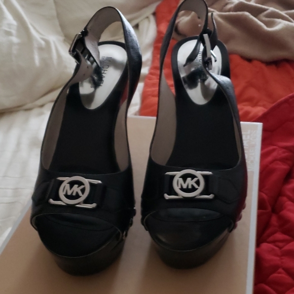 Shoes - Picture 2 of 2